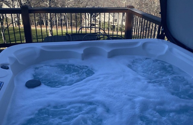 Perfect Golf Getaway! Hot Tub Time Machine Wintergreen Resort