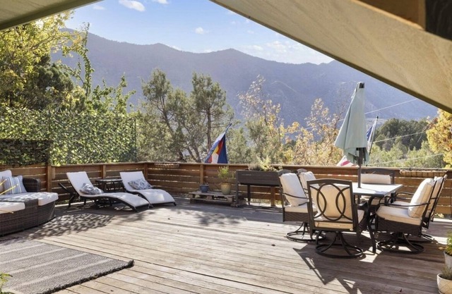 Perfect home in New Castle! Mother-in-law suite, huge deck, music studio, & more