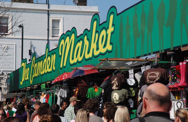 Perfect Location, 4 mins to Tube! Light, Spacious & Comfortable - Sleeps 6!