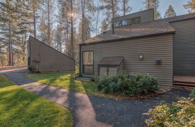 Perfect Location, Near Golf Course, SHARC passes