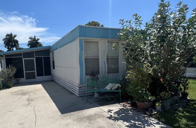 Perfect location to Fort Myers and Sanibel Island