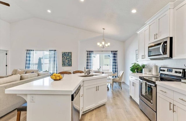 Perfect Long Term Stay Home - Pets Welcome!