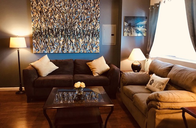 Perfect Penthouse Sleeps 12 !