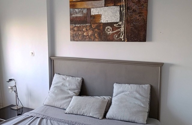 Perfect room for two INDEPENDENT