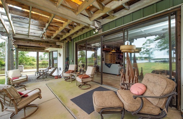 Perfect spot for fishing and relaxing! 380' of waterfront property! Free Wifi