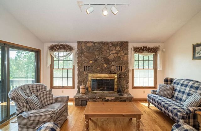 PERFECT STRESS RELIEVER + SURROUNDED BY NATURE