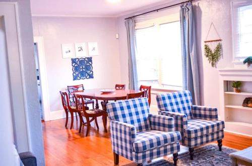 Perfectly Modern Craftsman- close to everything!