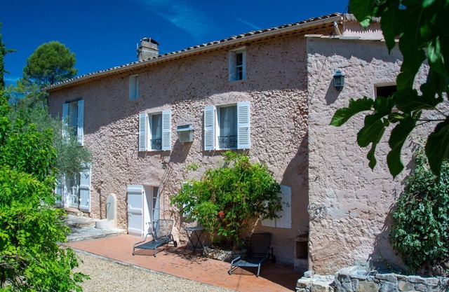 period farmhouse set in 9 acres with large pool