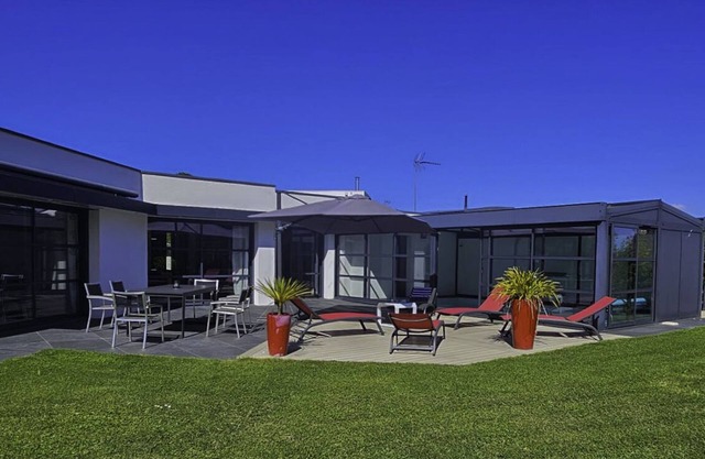 PERLE Contemporary house with private pool CONCARNEAU