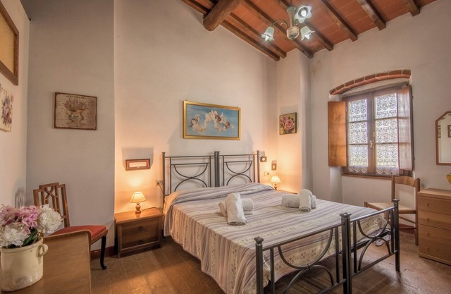 Pet-Friendly Apartment Bilocale Prunalbo with Shared Pool & Wi-Fi