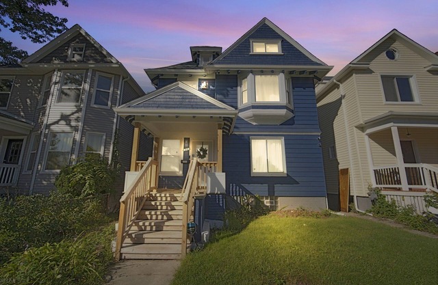 Pet Friendly 5BR Home near Downtown Detroit by RedAwning