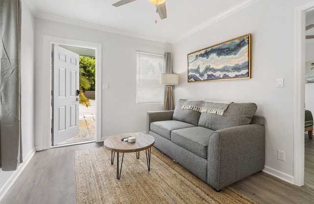 Pet Friendly Apartment Near The Beach