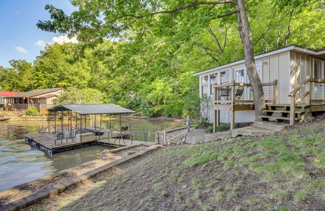 Pet-Friendly Cabin w/Dock & Lake Views in Edwards