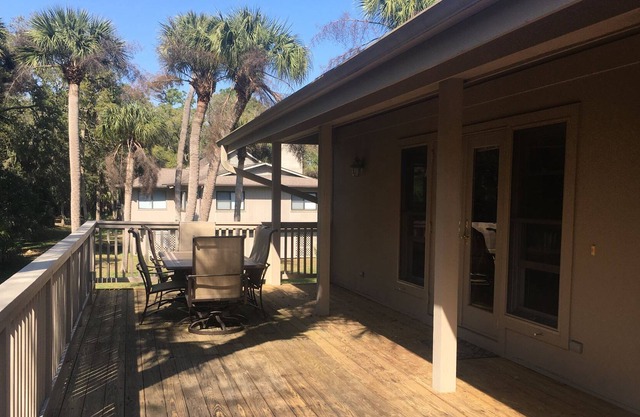 *Pet Friendly**Club Cards Available**HUGE 1 Bedroom Suite