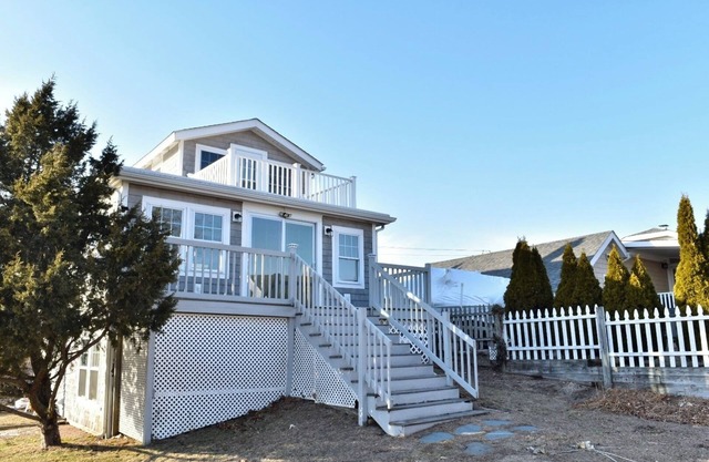 Pet friendly cottage in Snug Harbor, South Kingstown - Perfect family getaway!