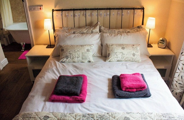 Pet Friendly - Country Cottage - 2 Guests Retreat