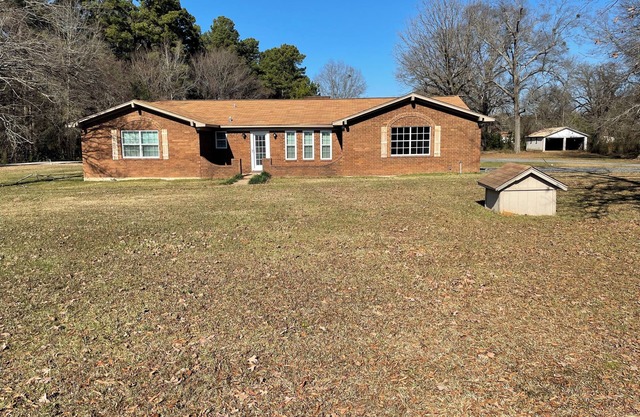Pet Friendly Cozy Brick Home