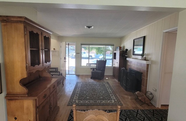 Pet Friendly, Cozy Home, Near Hospital