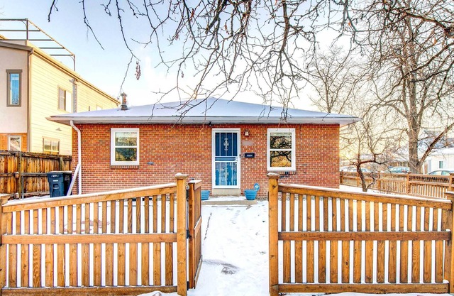 Pet-Friendly Denver Home: Walk to Restaurants