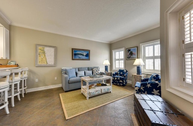 Pet-Friendly Fernandina Beach Condo Walk to Beach
