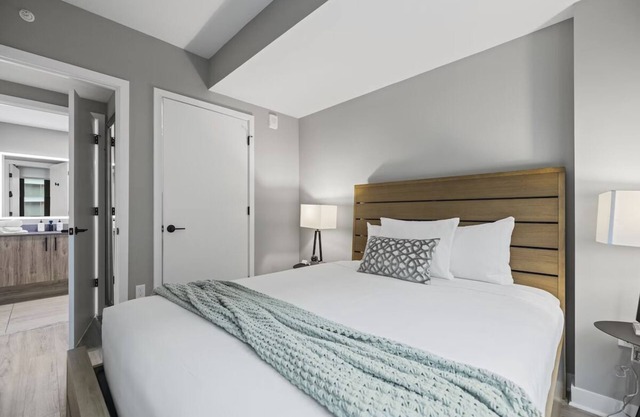 Pet-Friendly Haven | Kitchen & Rooftop Views | Perfect for Extended Stays