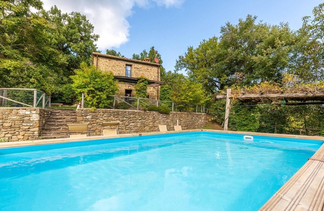 Pet friendly home in Cortona AR