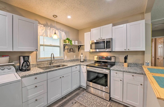 Pet Friendly Kannapolis Home w/Fenced-in Yard!