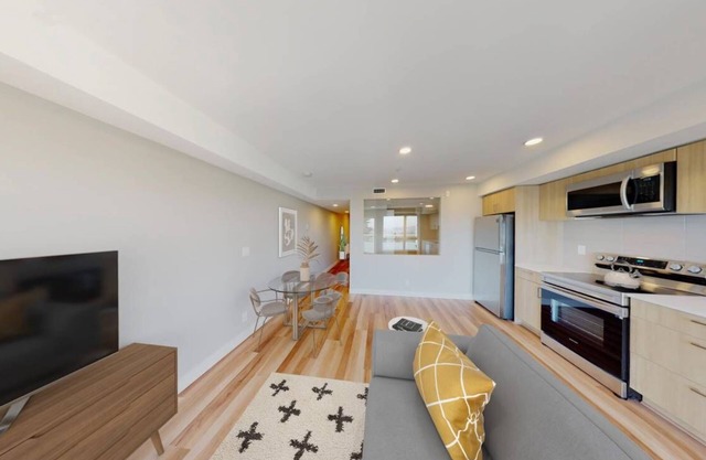 PET FRIENDLY – ONE BEDROOM @ 408 E Columbia