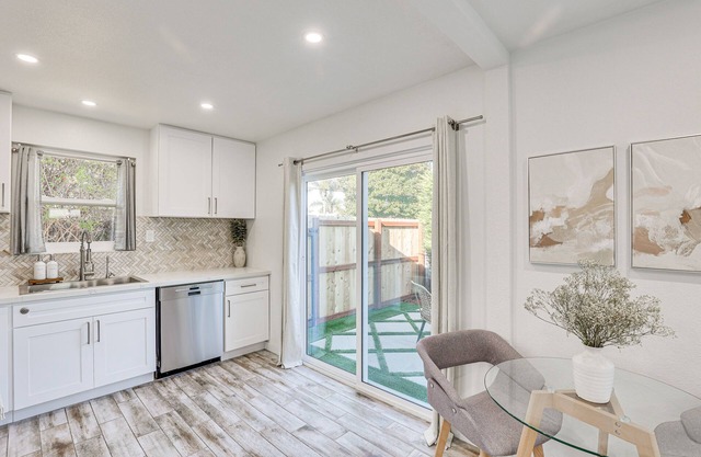 Pet-friendly Oceanside Gem w/Patio, Walk to Beach