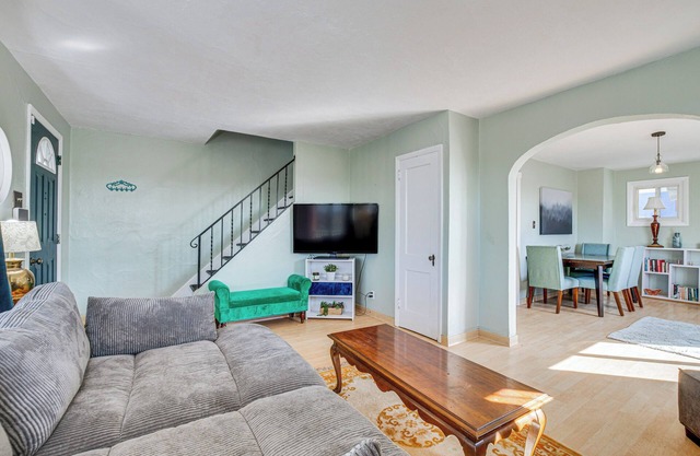 Pet-Friendly Pittsburgh Home: 3 Mi to Downtown!