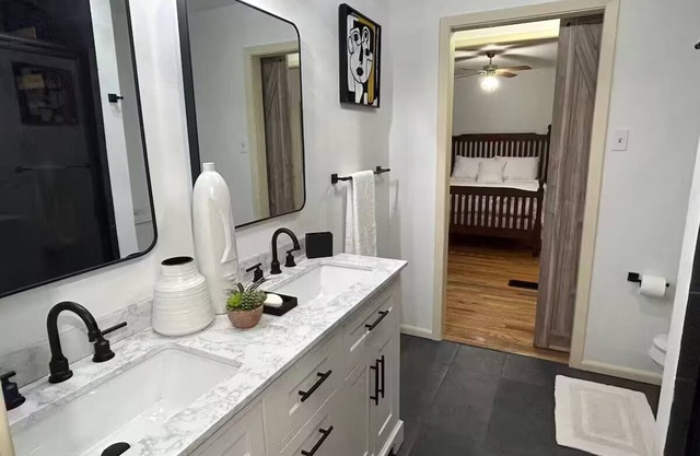 Pet friendly Spacious, modern, best location