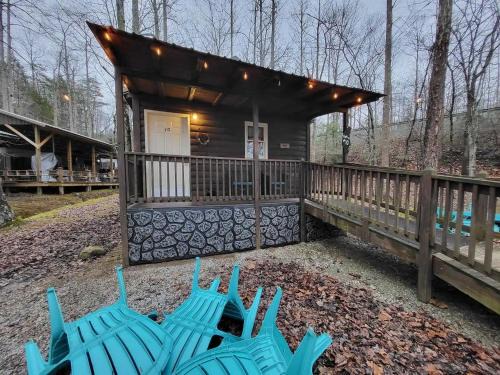 Pet Friendly Studio Cabin in Gatlinburg