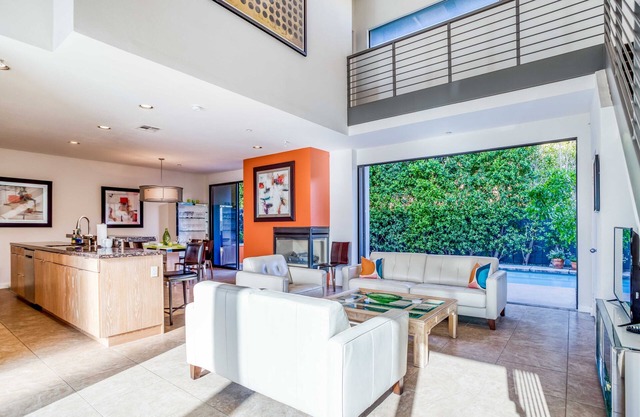 Pet-friendly townhome close to downtown with private pool, spa and more!