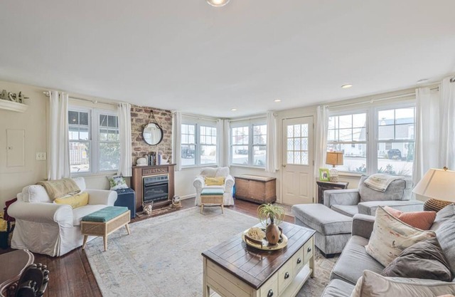 Pet-friendly w/Private Deck | Close to Beaches!