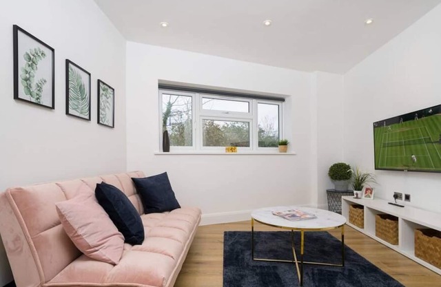 Petalia - Gorgeous & Central 1BR w/ All Mod-Cons