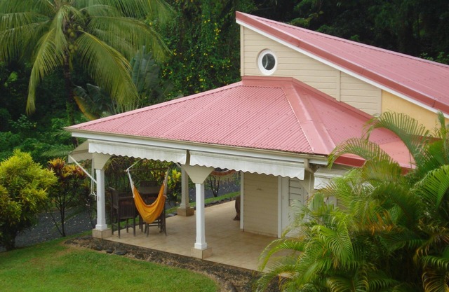 Petit Bourg, the villa Le Salako awaits you in its green setting/2-6pers