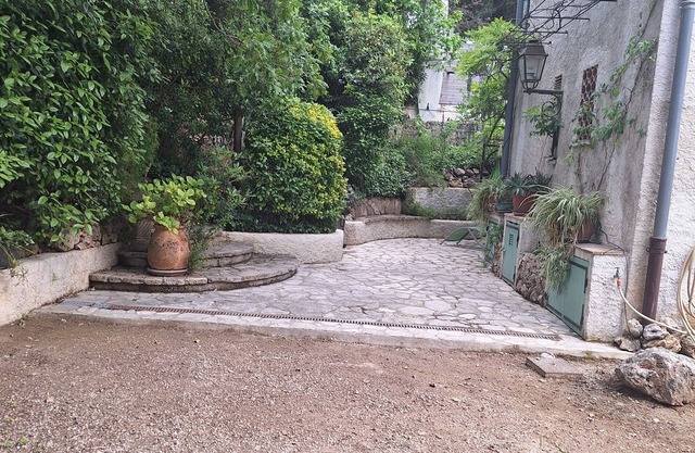 Petite Maison en rez de Chaussée Indépendante et Calme Dans Proptiété Sécurisée