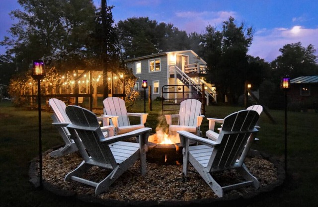 Pets? YES! 🐕 Hot Tub ★ Fire Pit ★ Fast Wi-Fi