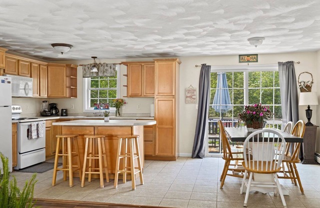 Pettaquamscutt Lake - 5 Bed, 2 Full Bath, Spacious and Ready to Rent!