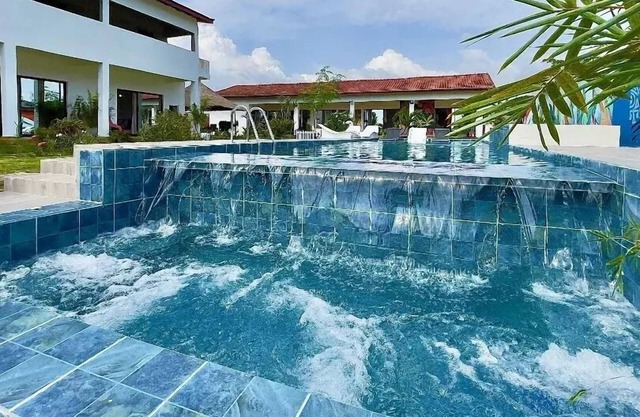 Phamam Lodge