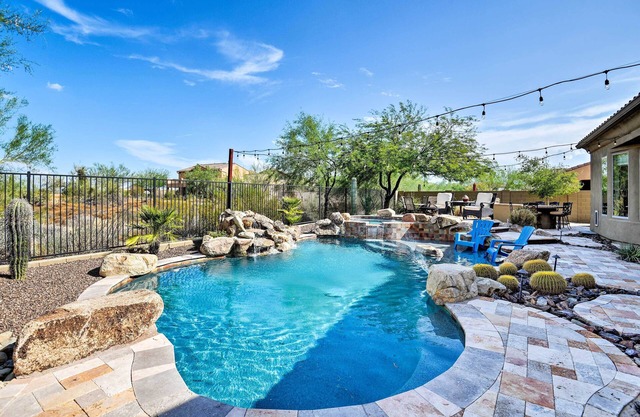 Phoenix Retreat w/ Hot Tub, Pool & Mountian Views!