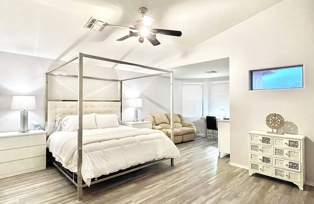 PHX House Legacy Golf Resort! Centrally located to popular metro destinations.