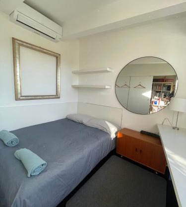 Piccola accogliente e luminosa camera in appartamento condiviso con bagno privato e terrazza vista mare