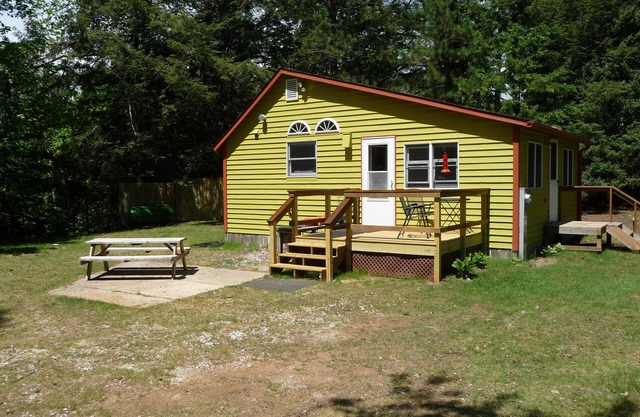 Pictured Rocks area Lake Front Cottage in Upper Peninsula Michigan