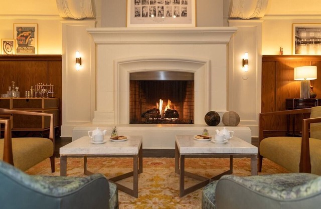 Picturesque Bayfront Stays: Spacious Suite w/Living Area | Near Union Square