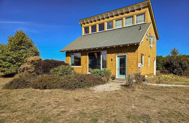 Picturesque Home in Maple City w/a Large yard, Great views, near Lakes & Trails