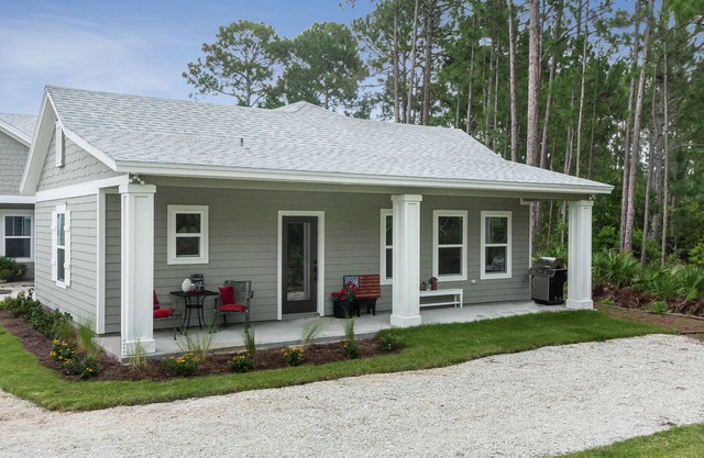 PINE BREEZE COTTAGE - A Beautiful Place To Rest Your Head