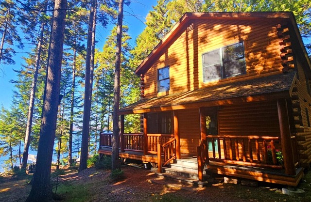 Pine Camp*Seaplane/Boat Dock*Lake/Mountain View