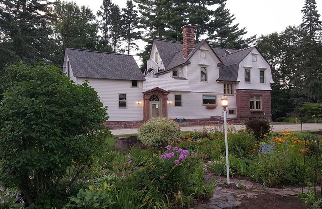 Pinehurst Inn Bed & Breakfast