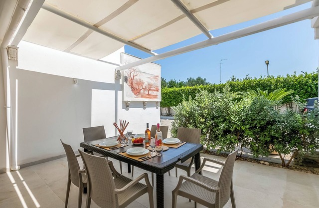 Pino 5 - 2 bedrooms Near The Sea, Nardò, Italy